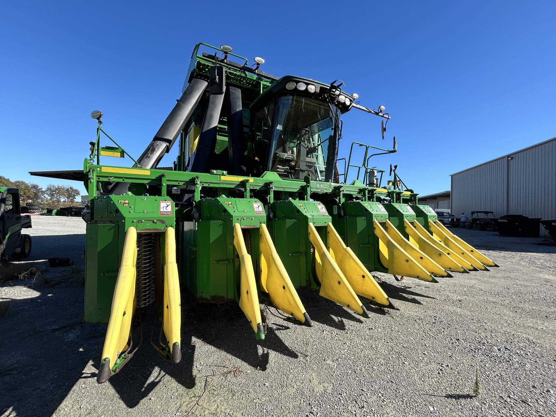2021 John Deere CP690 Image