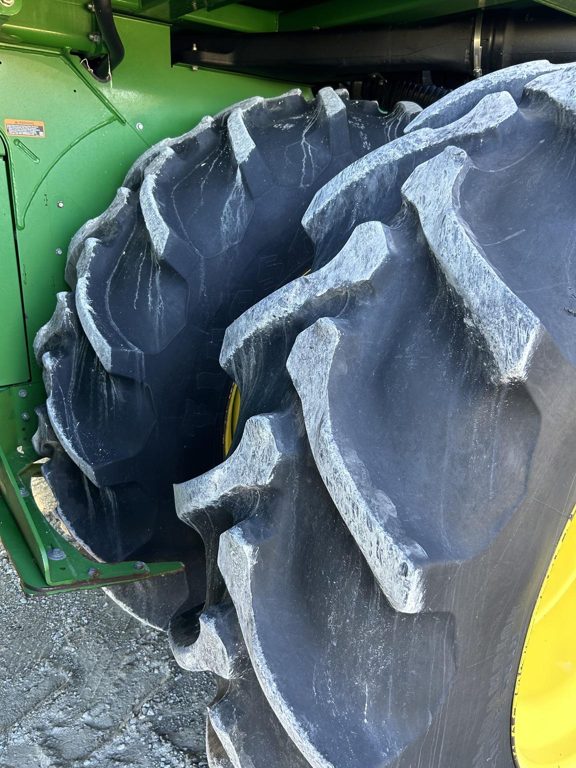 2021 John Deere CP690 Image