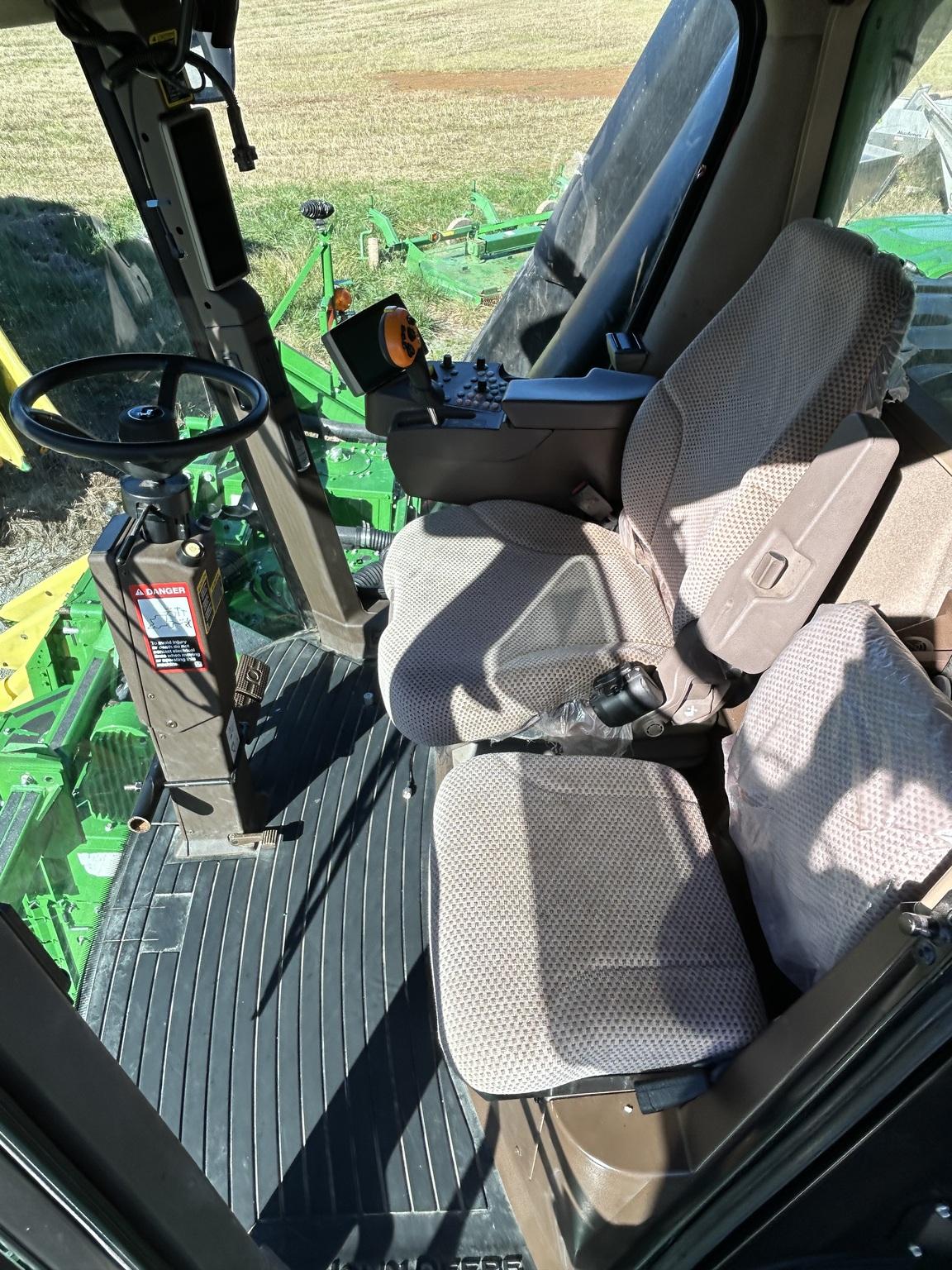 2021 John Deere CP690 Image