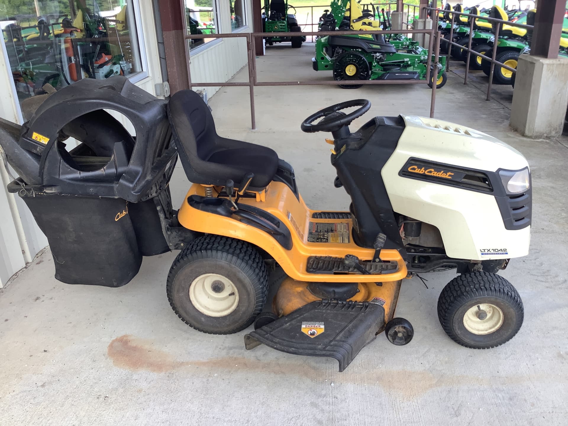 2011 Cub Cadet LT-1042 Image