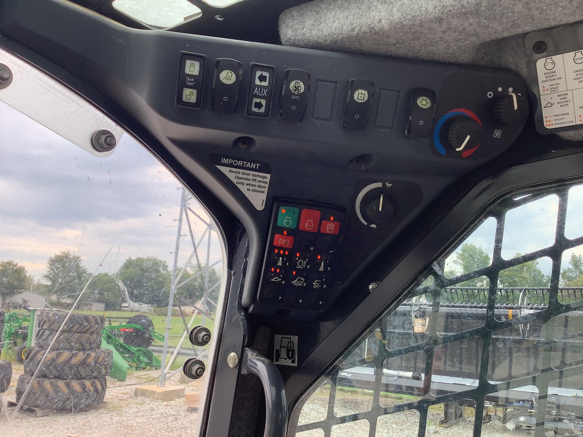 2022 John Deere 333G Image