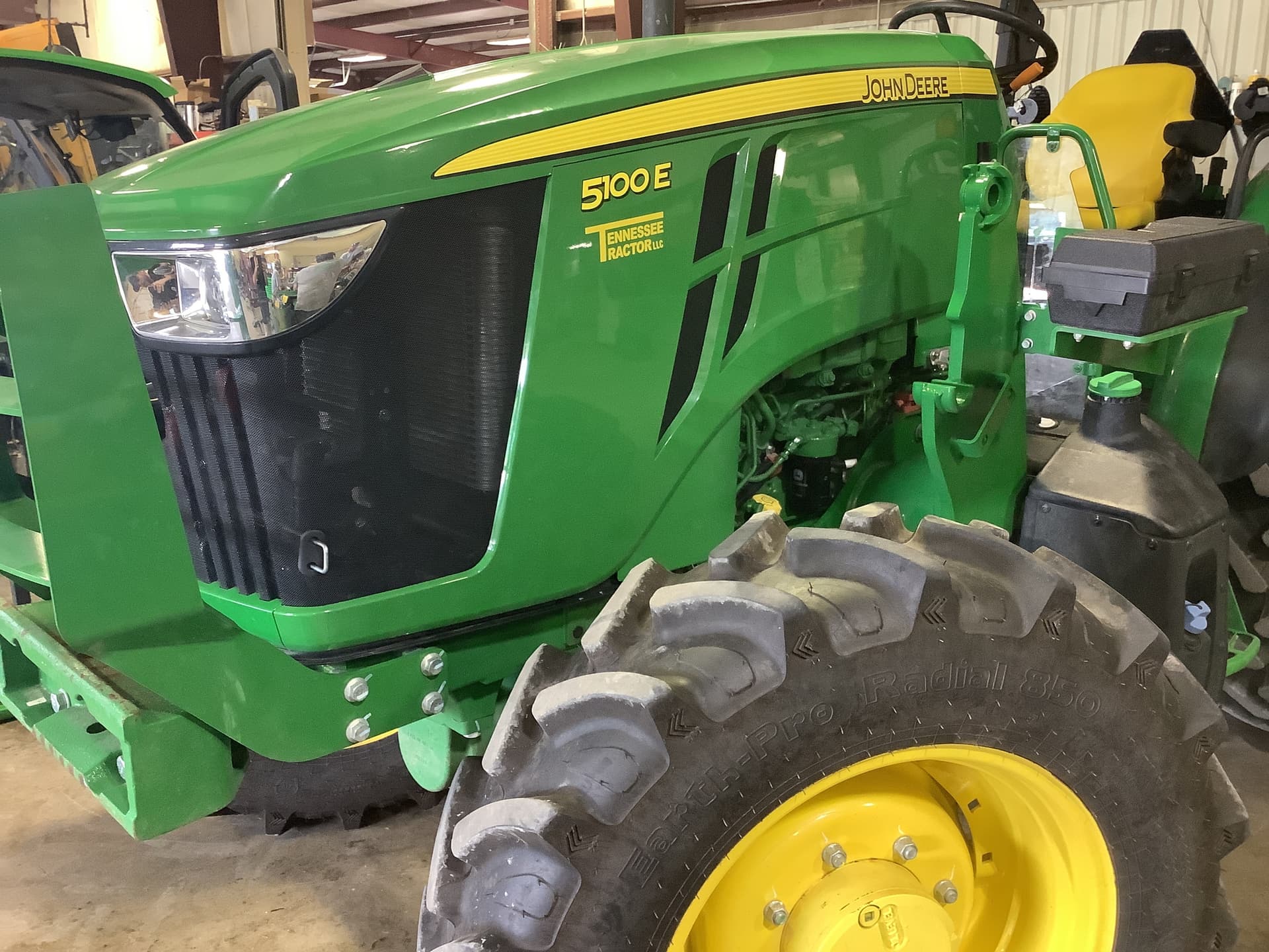 2024 John Deere 5100E Image