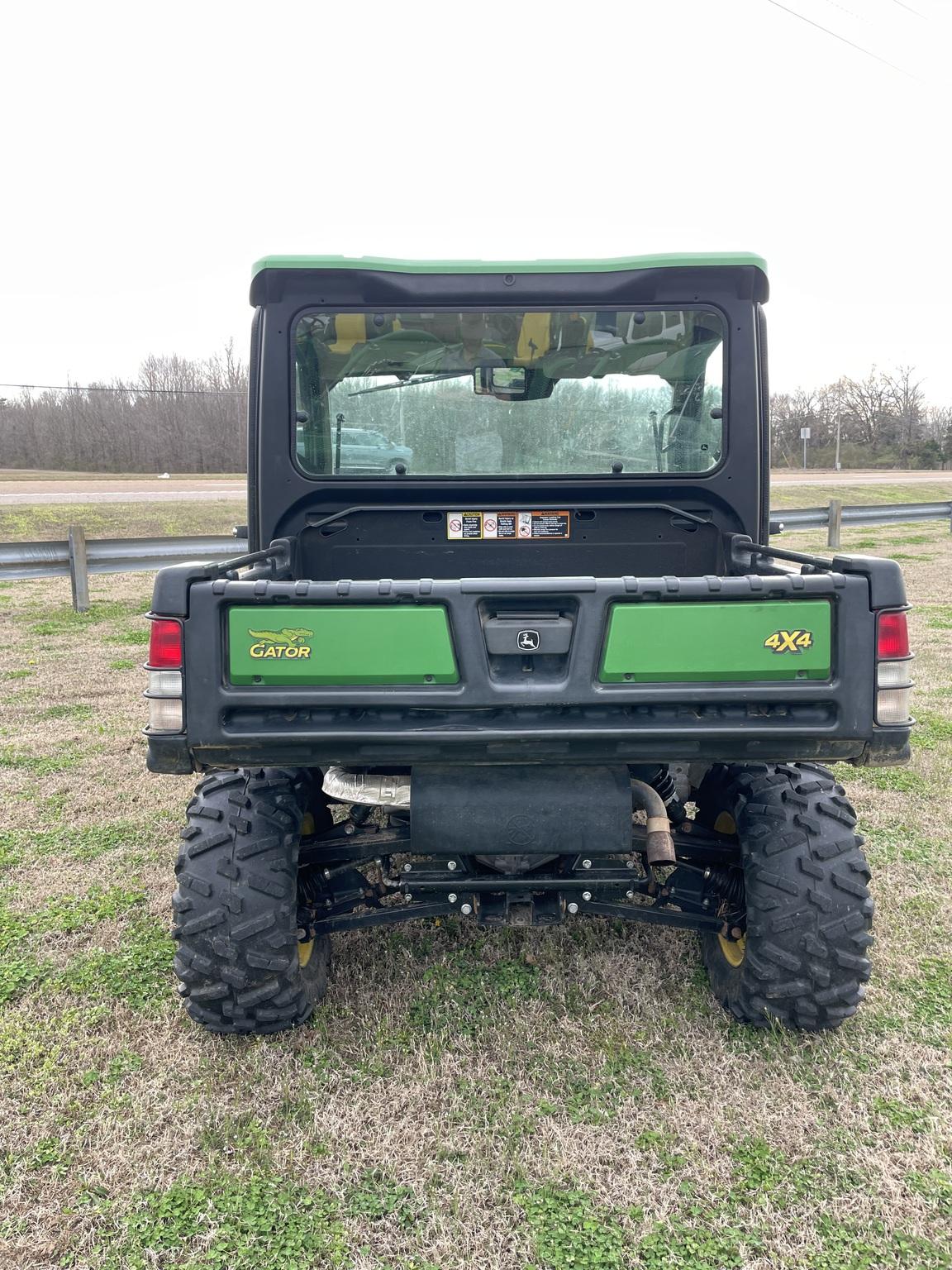 2018 John Deere XUV835R Image