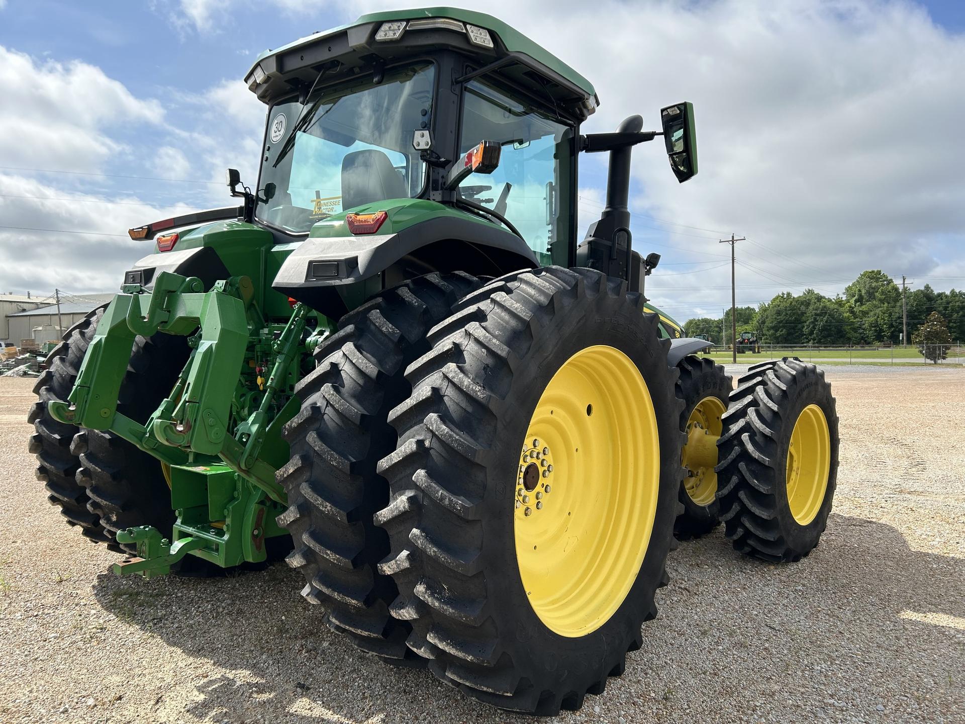 2022 John Deere 8R 230 Image