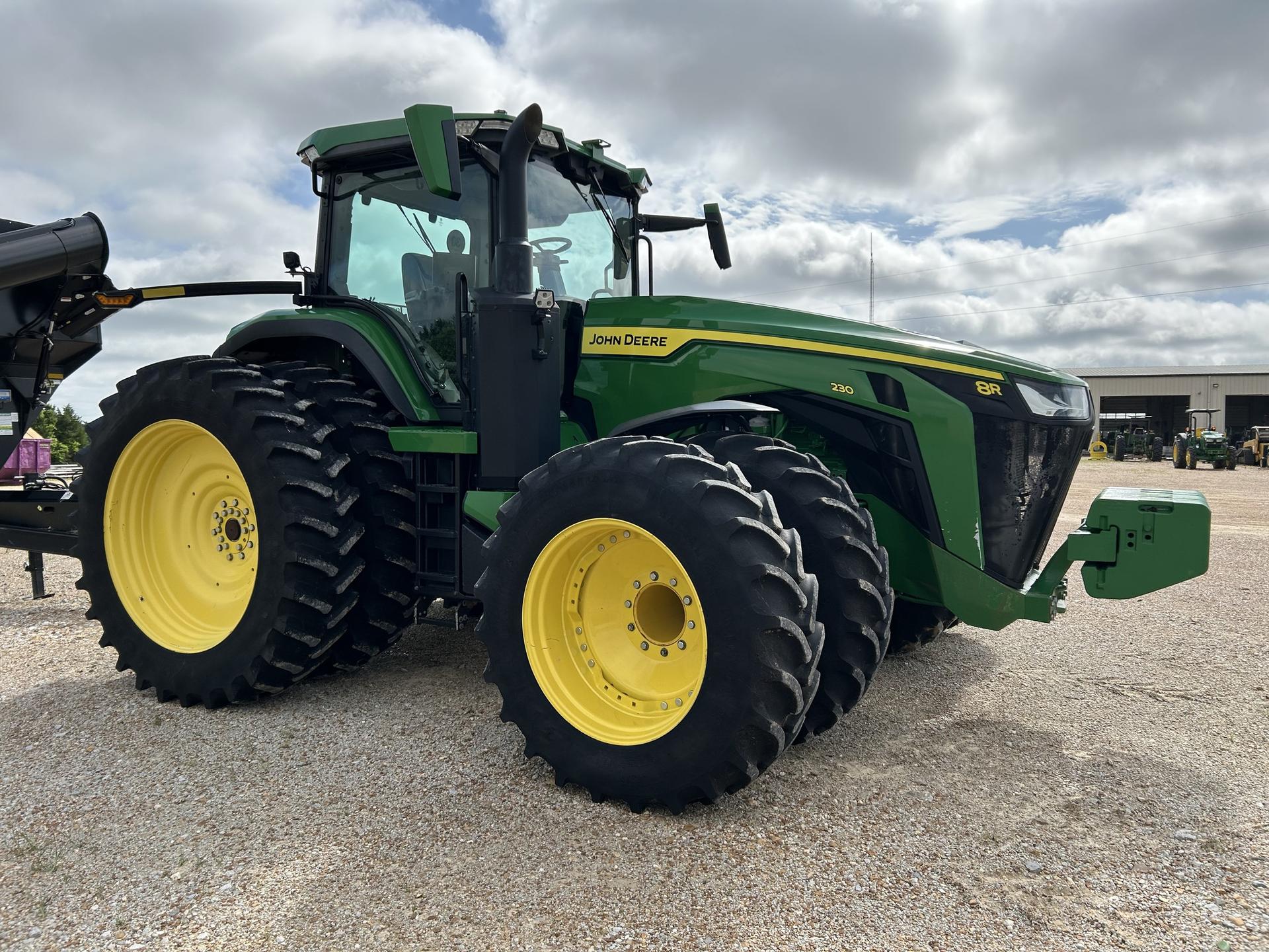 2022 John Deere 8R 230 Image