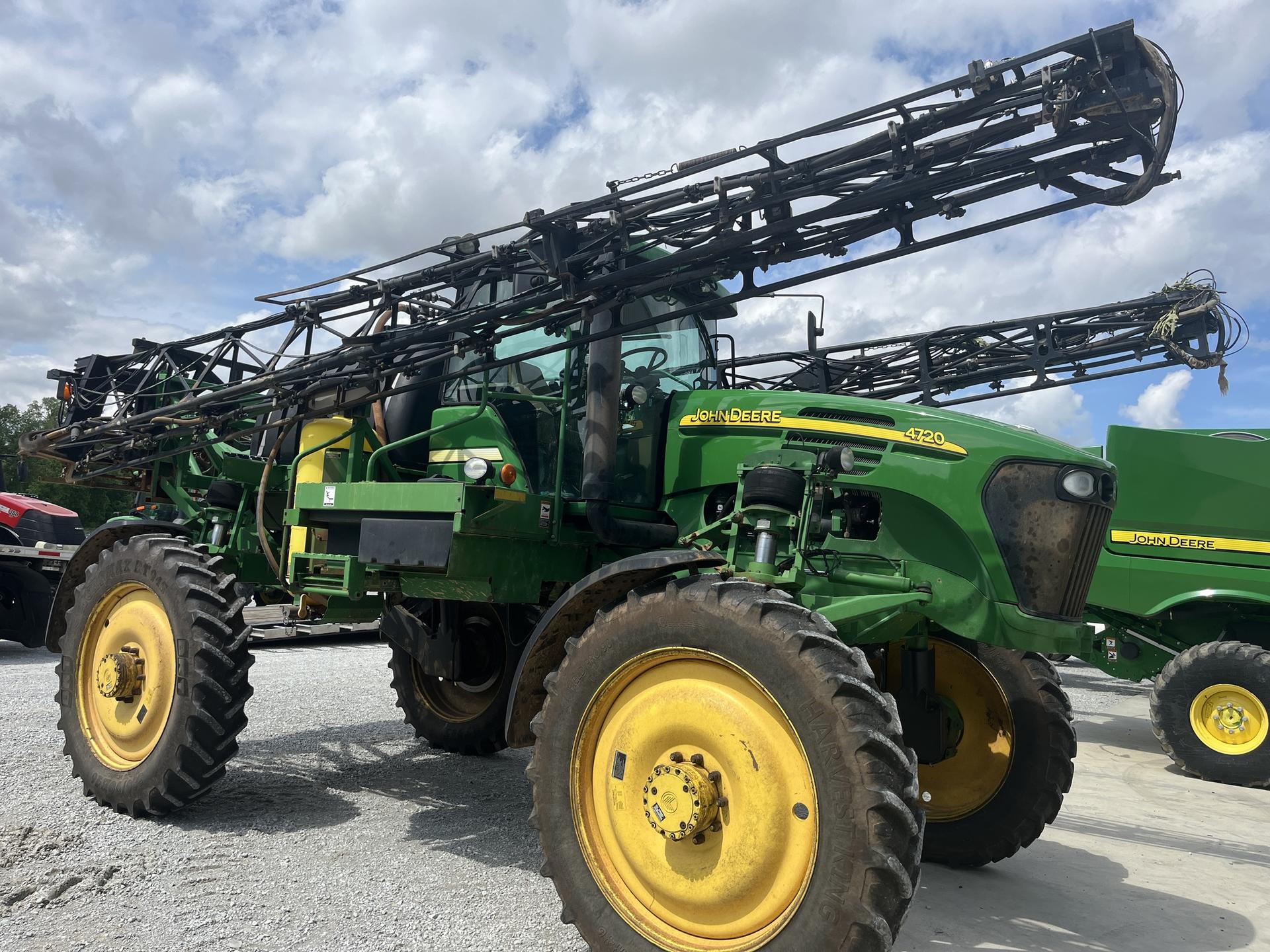 2005 John Deere 4720 Image