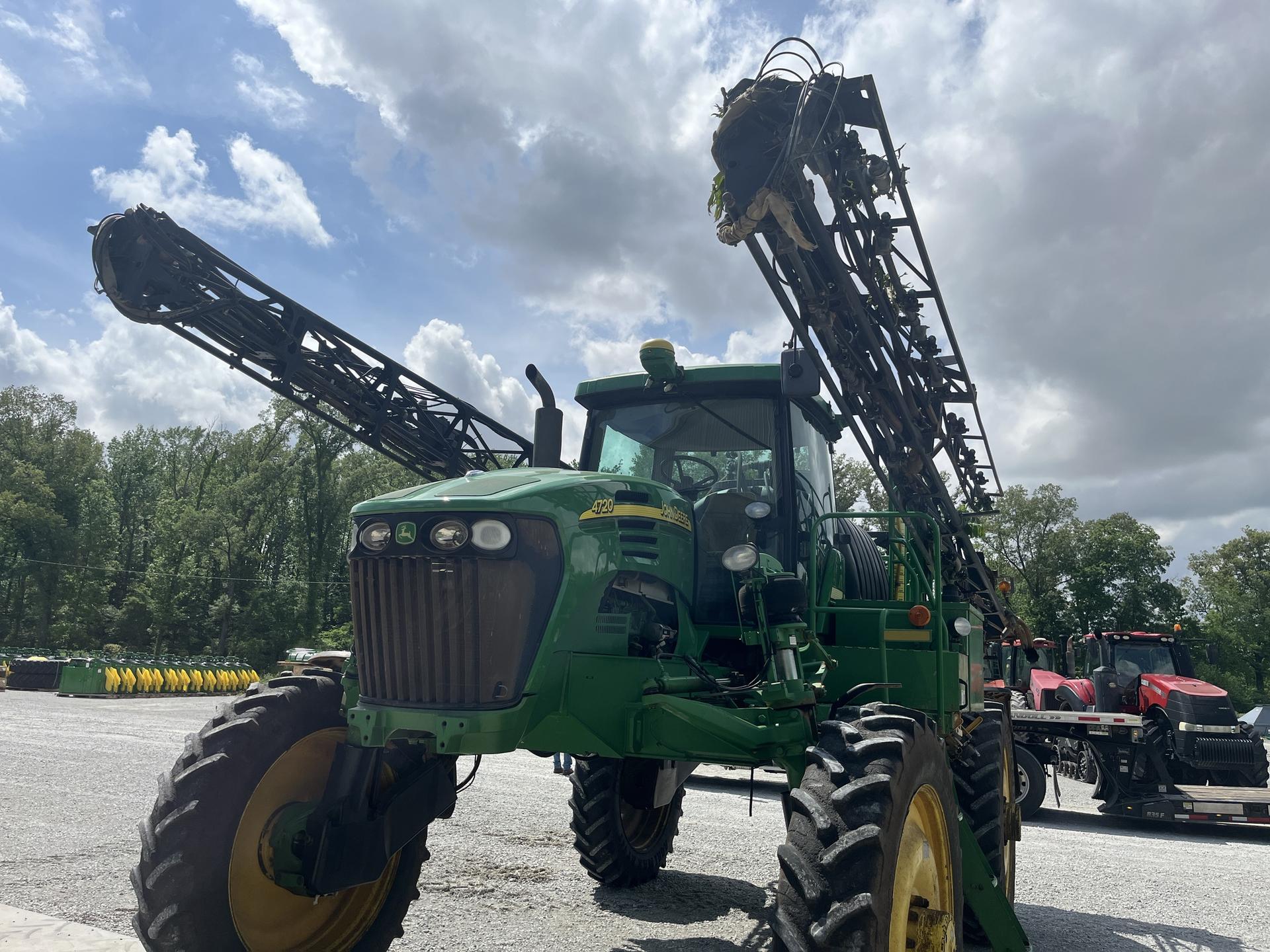 2005 John Deere 4720 Image