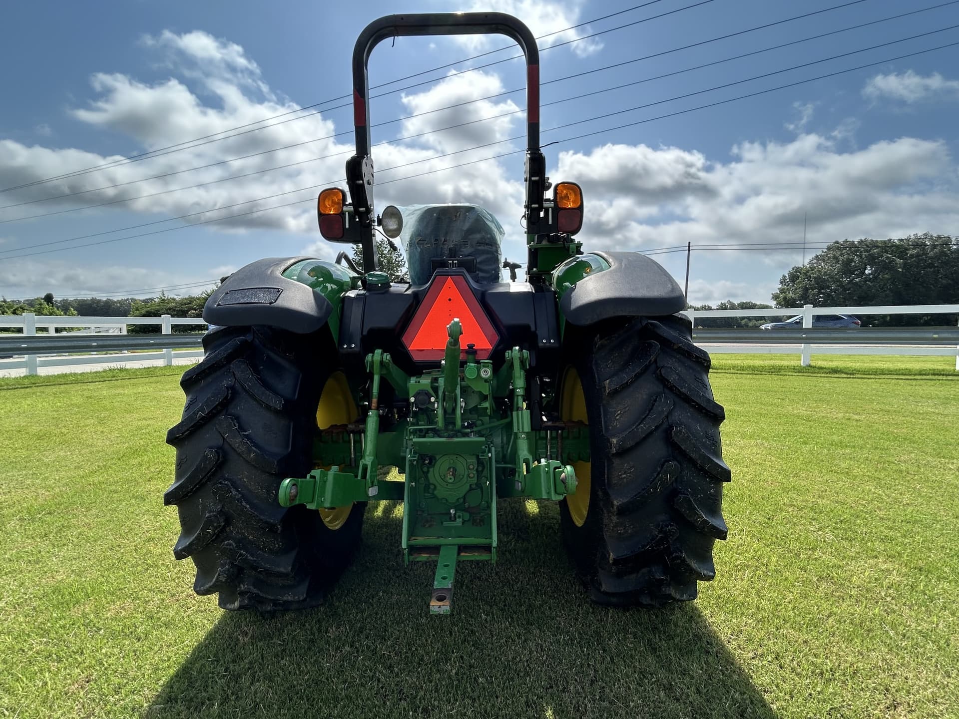 2024 John Deere 5075E Image