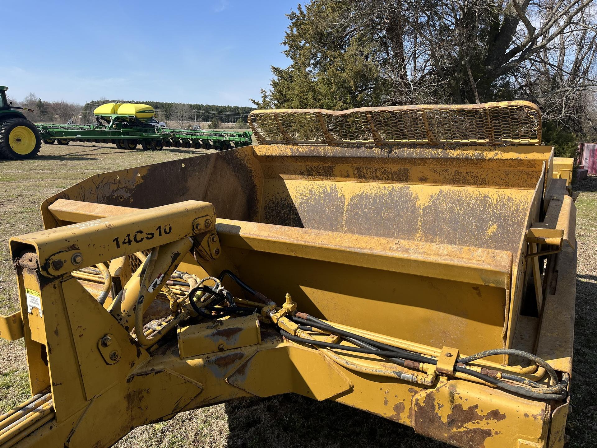2004 John Deere 8420 Image