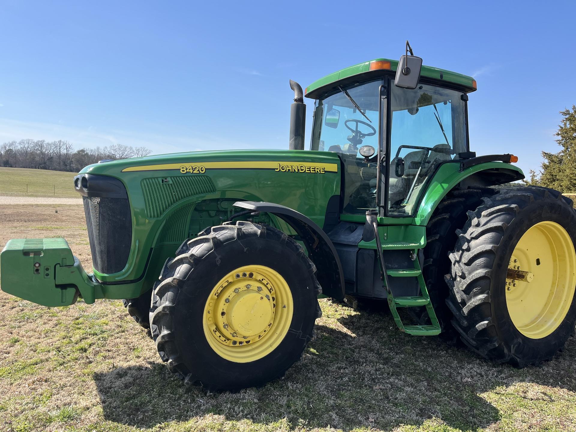 2004 John Deere 8420 Image