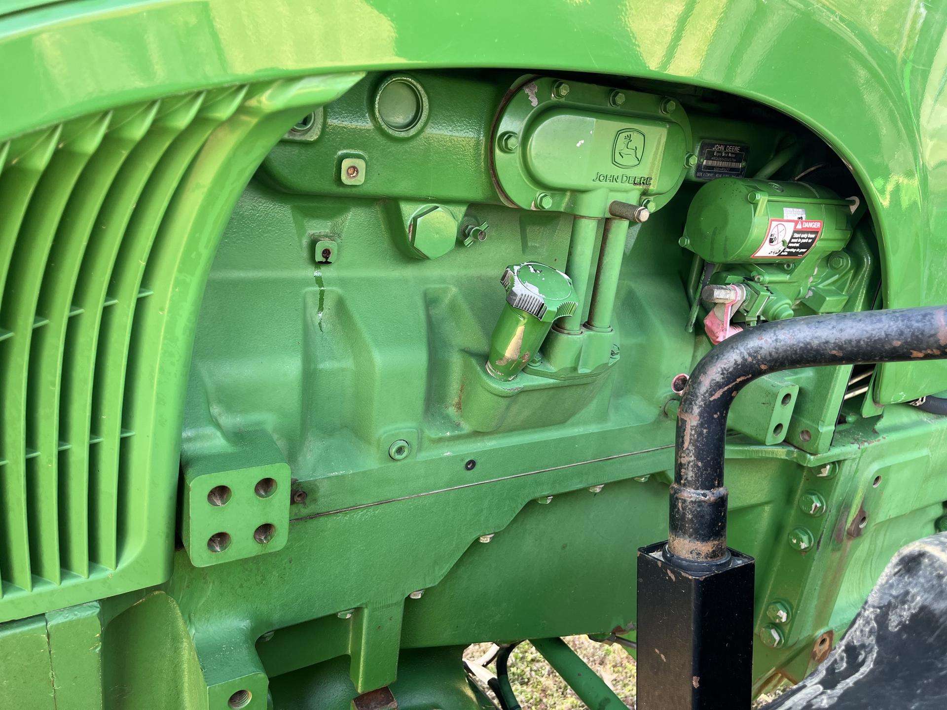 2004 John Deere 8420 Image