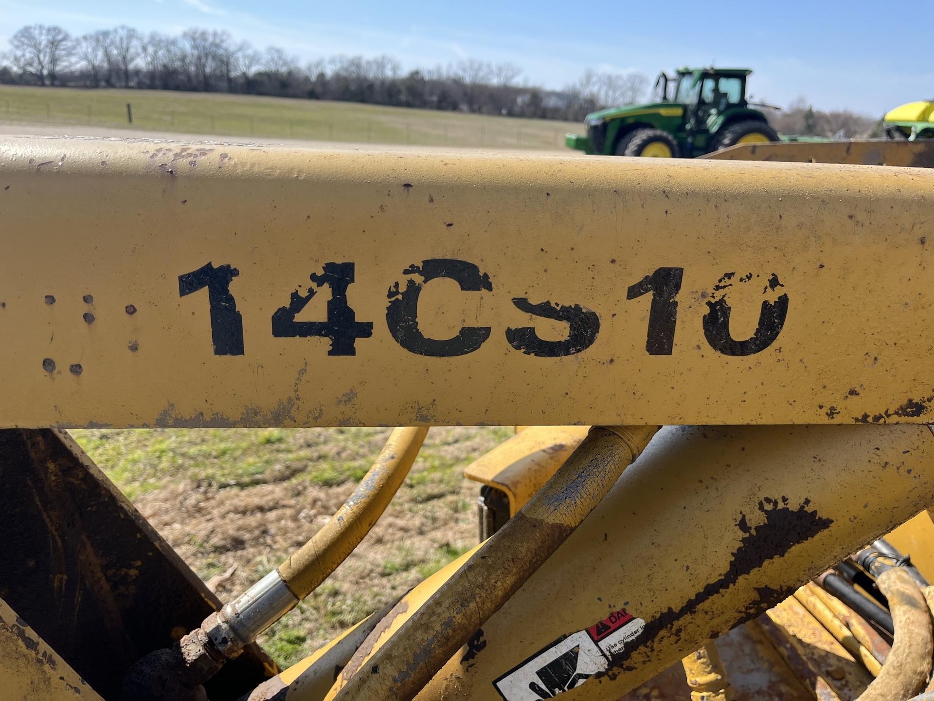 2004 John Deere 8420 Image