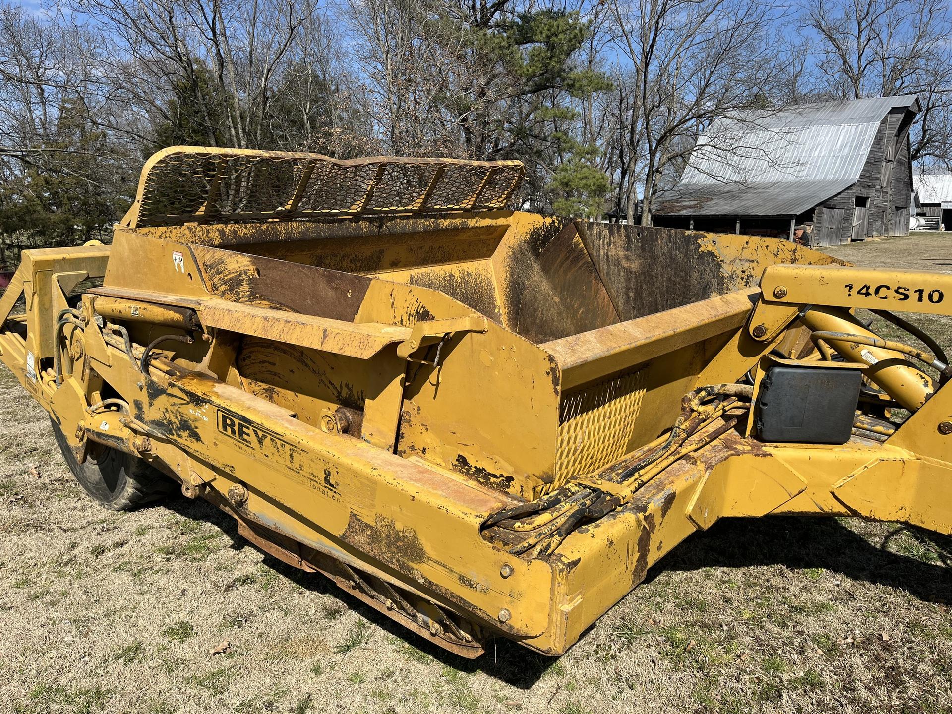 2004 John Deere 8420 Image