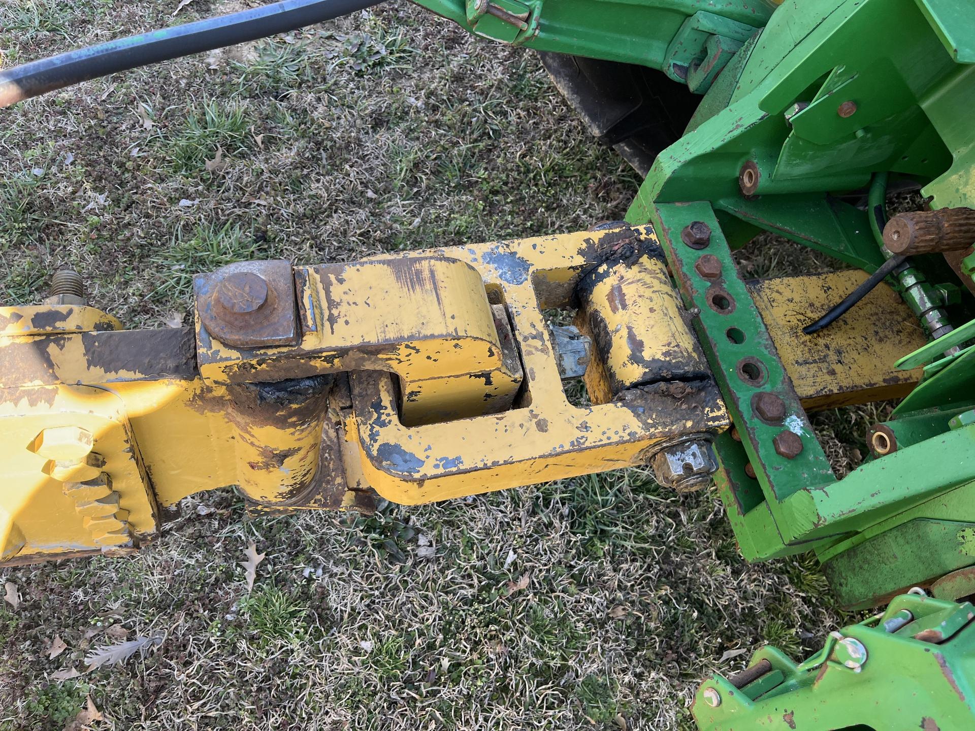 2004 John Deere 8420 Image