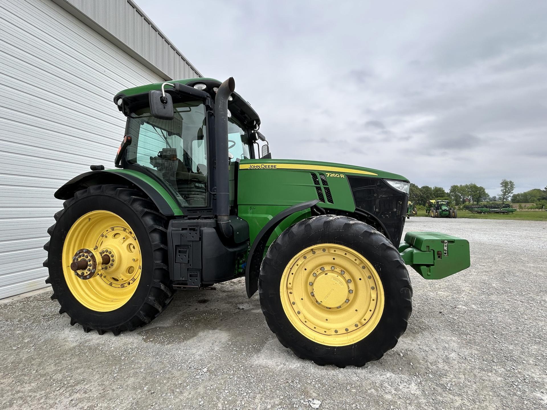 2013 John Deere 7260R Image