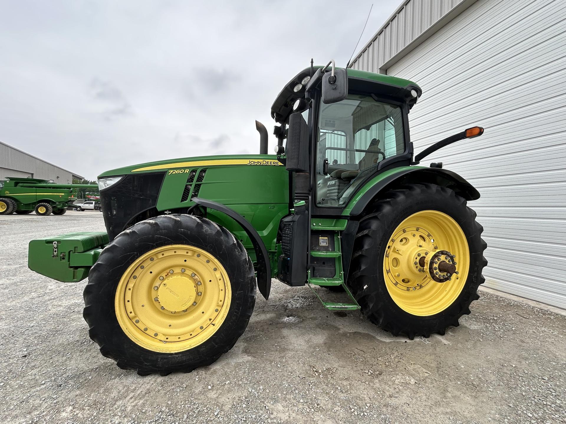 2013 John Deere 7260R Image