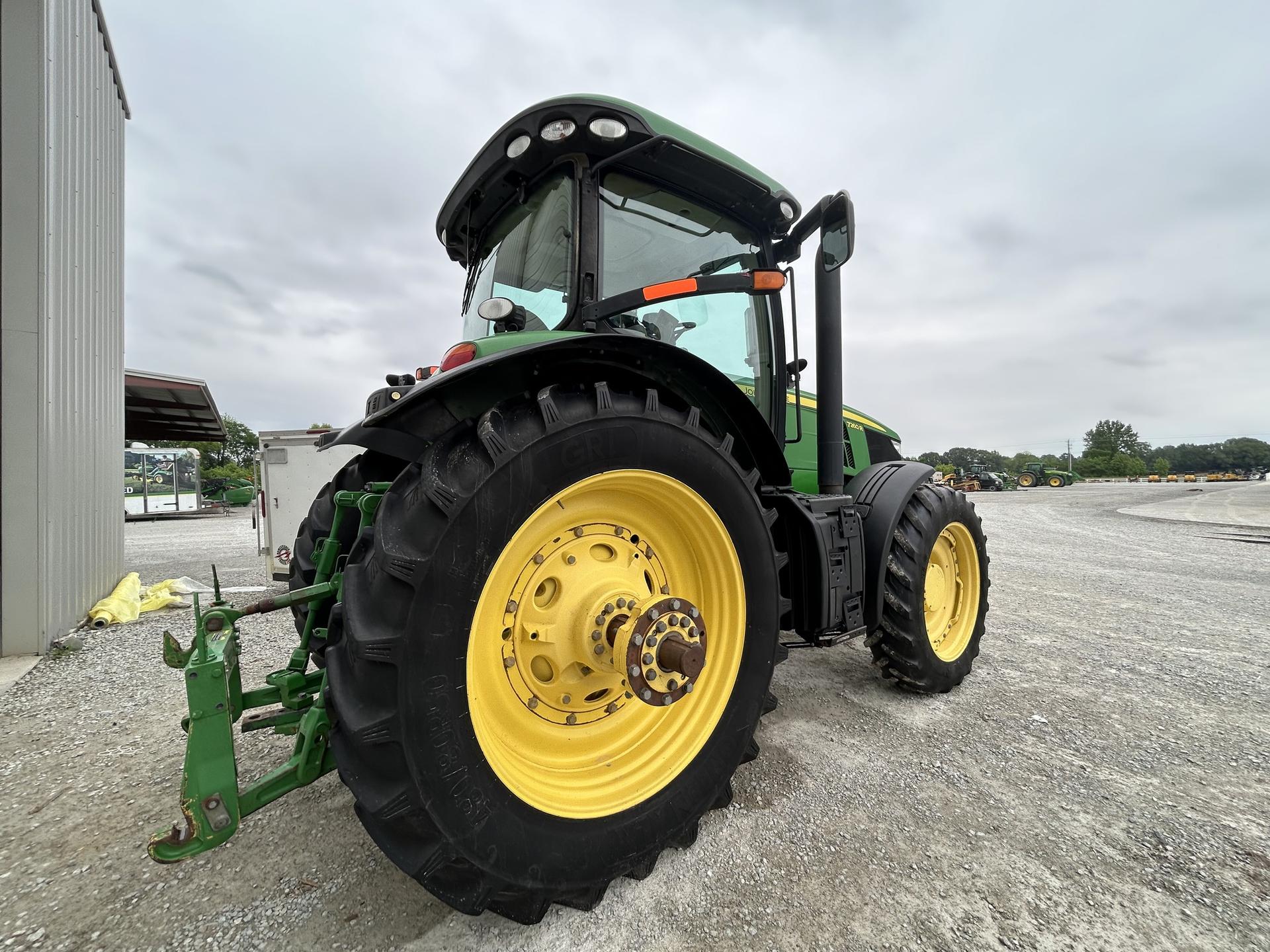 2013 John Deere 7260R Image