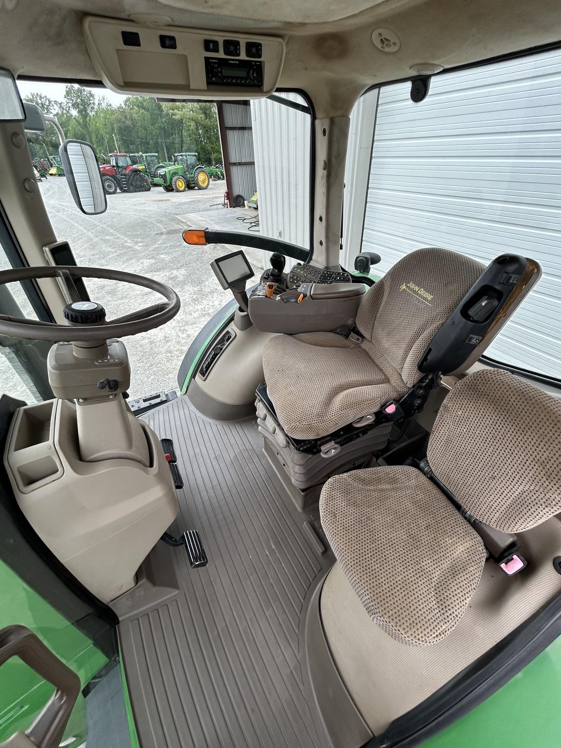 2013 John Deere 7260R Image