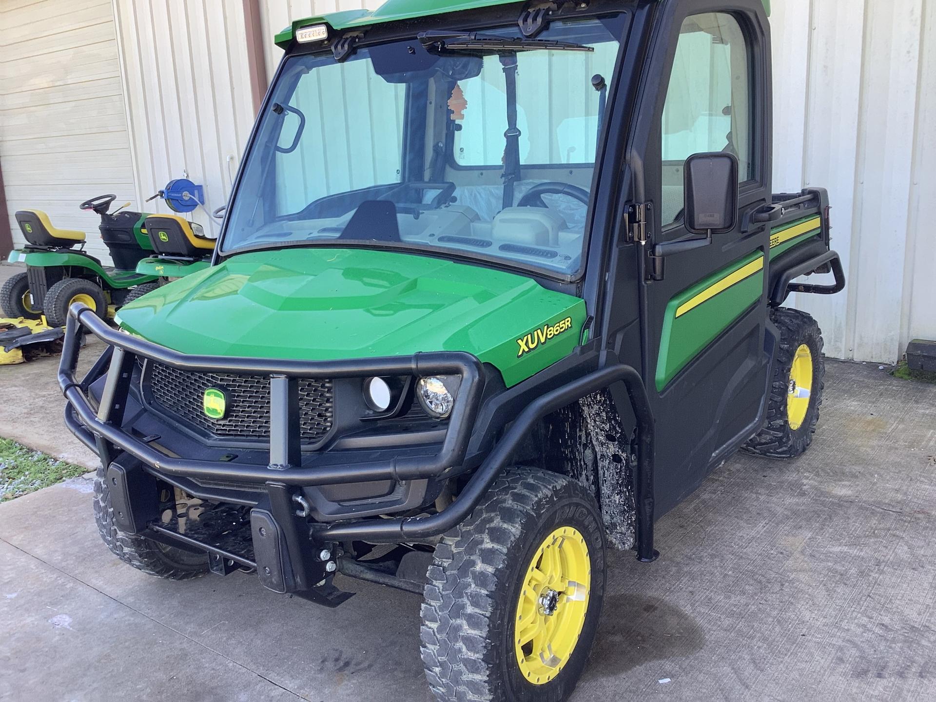 2019 John Deere 865R Image