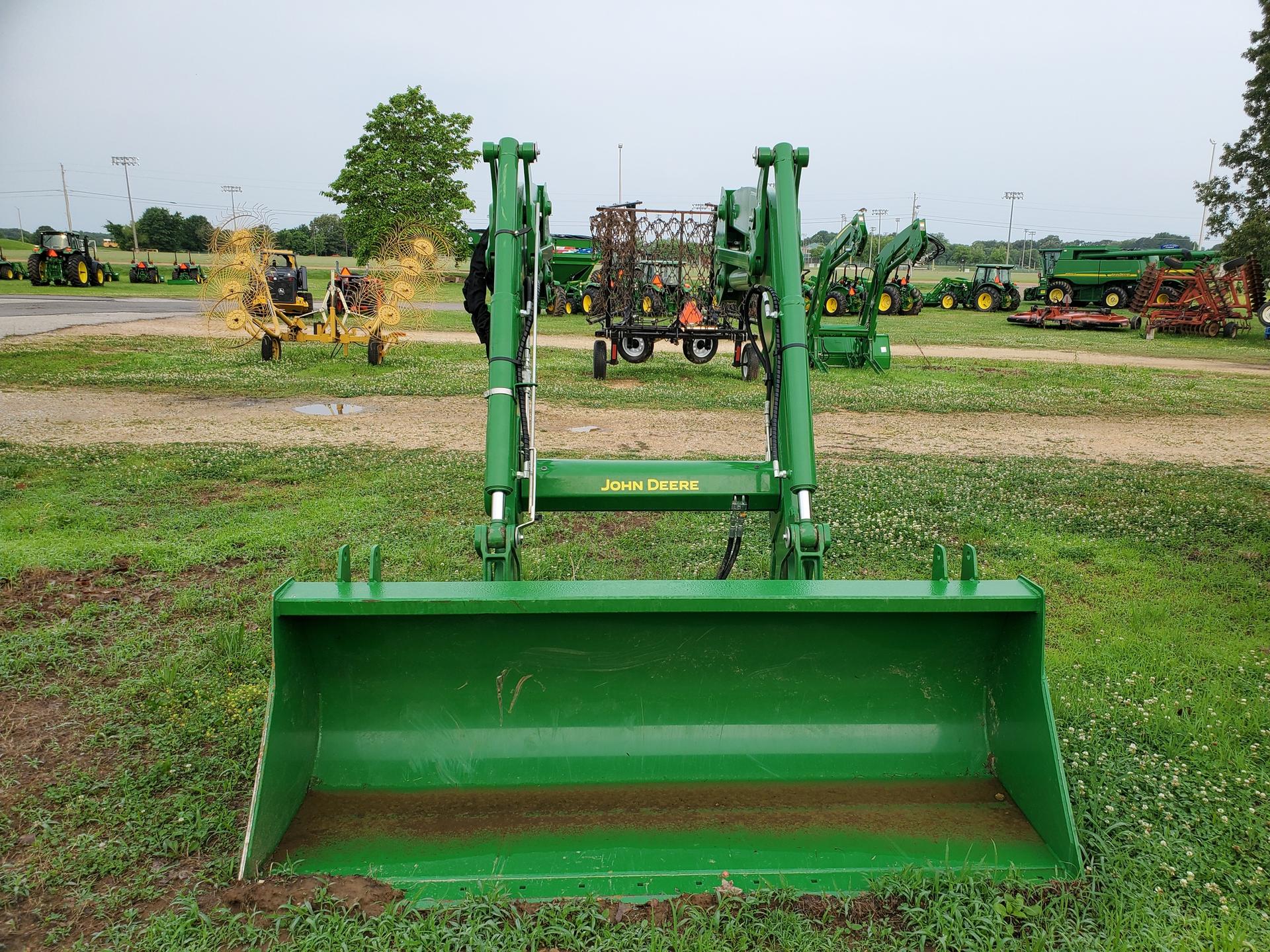 2018 John Deere 620R Image