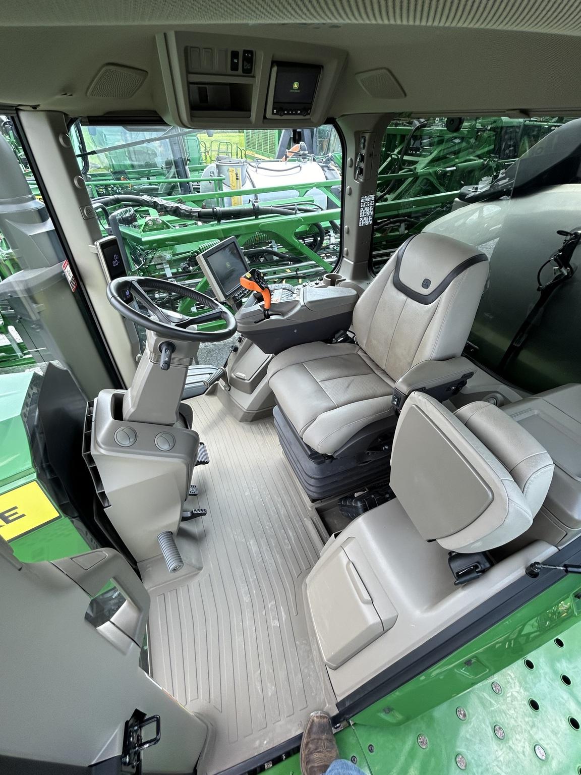 2022 John Deere 412R Image