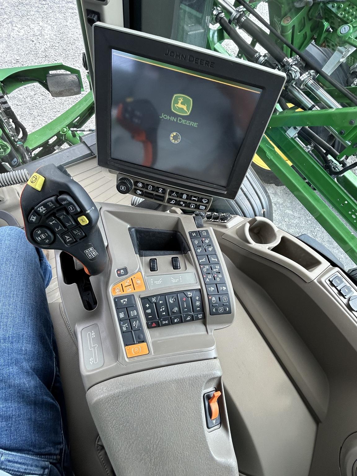 2022 John Deere 412R Image