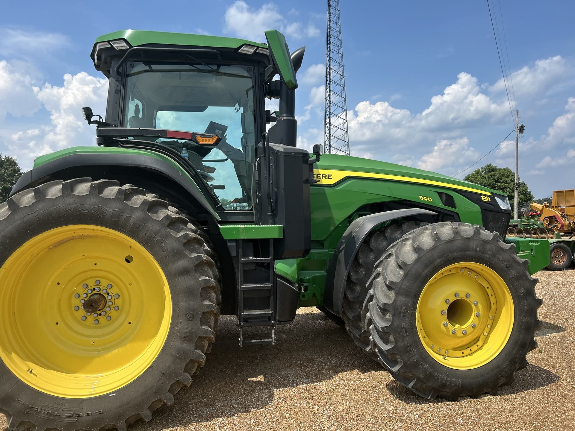 2024 John Deere 8R 340 Image