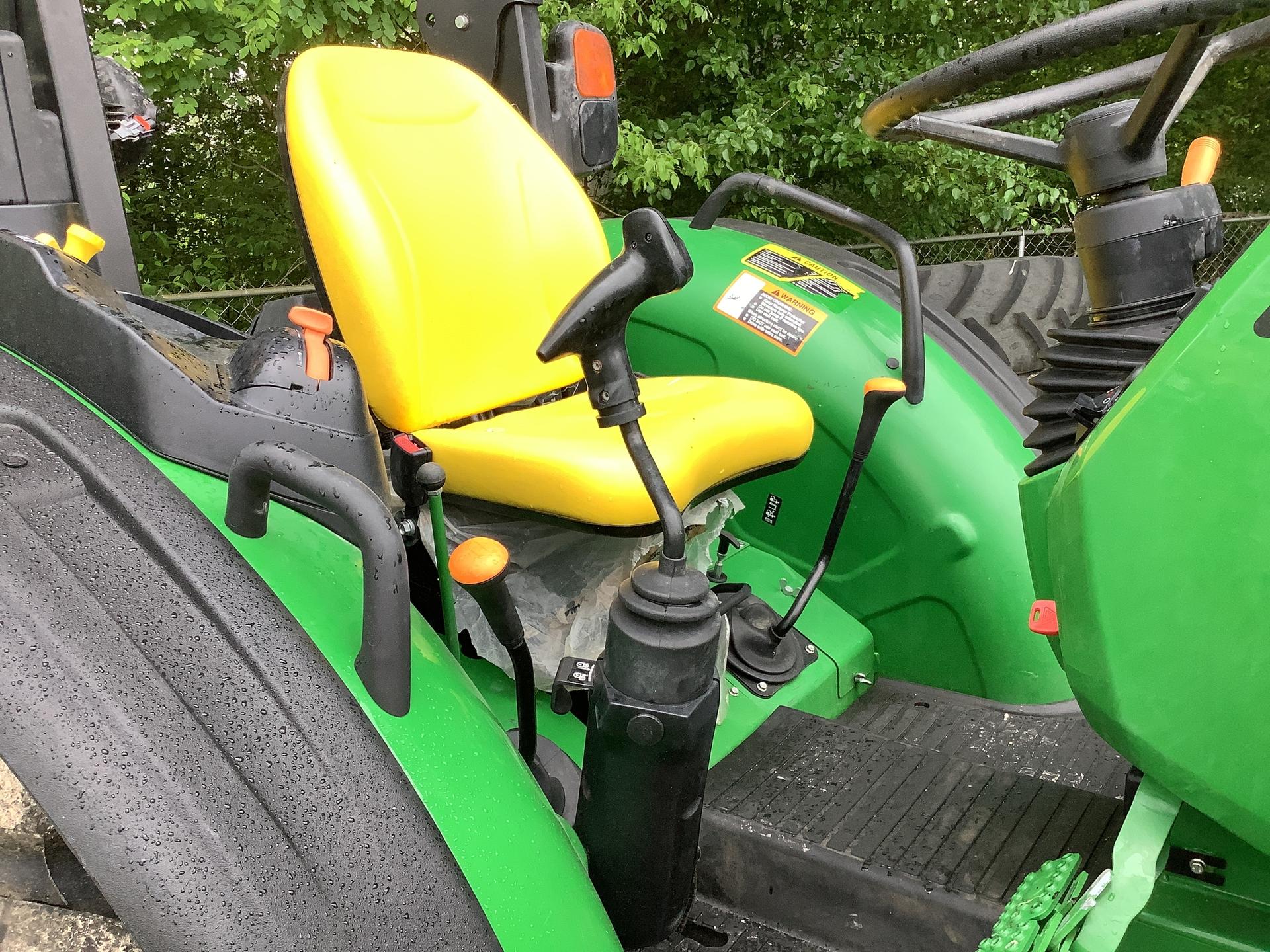 2021 John Deere 5075E Image