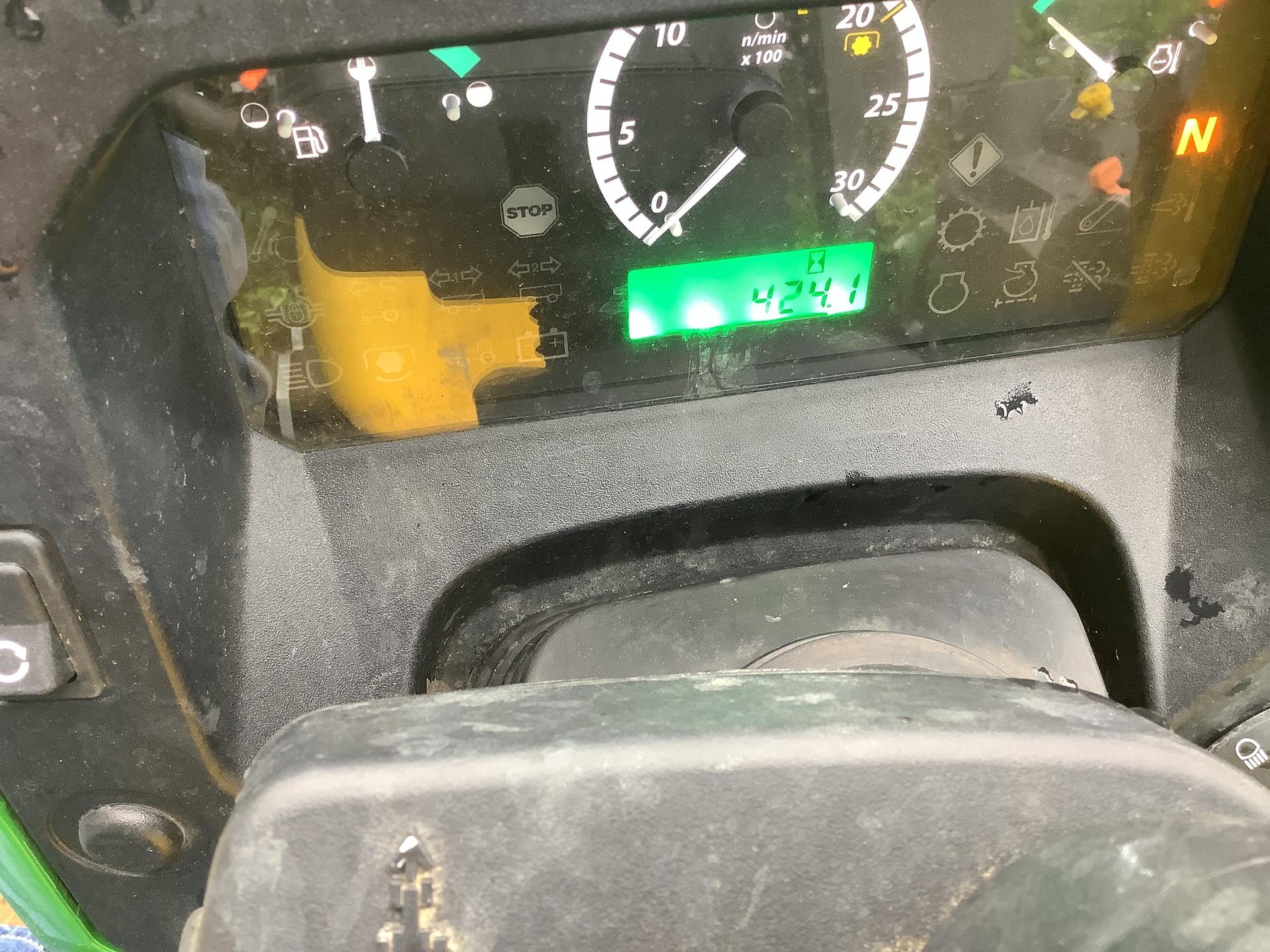2021 John Deere 5075E Image