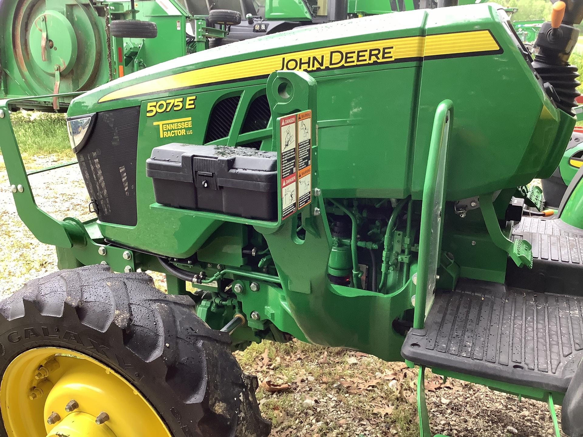 2021 John Deere 5075E Image