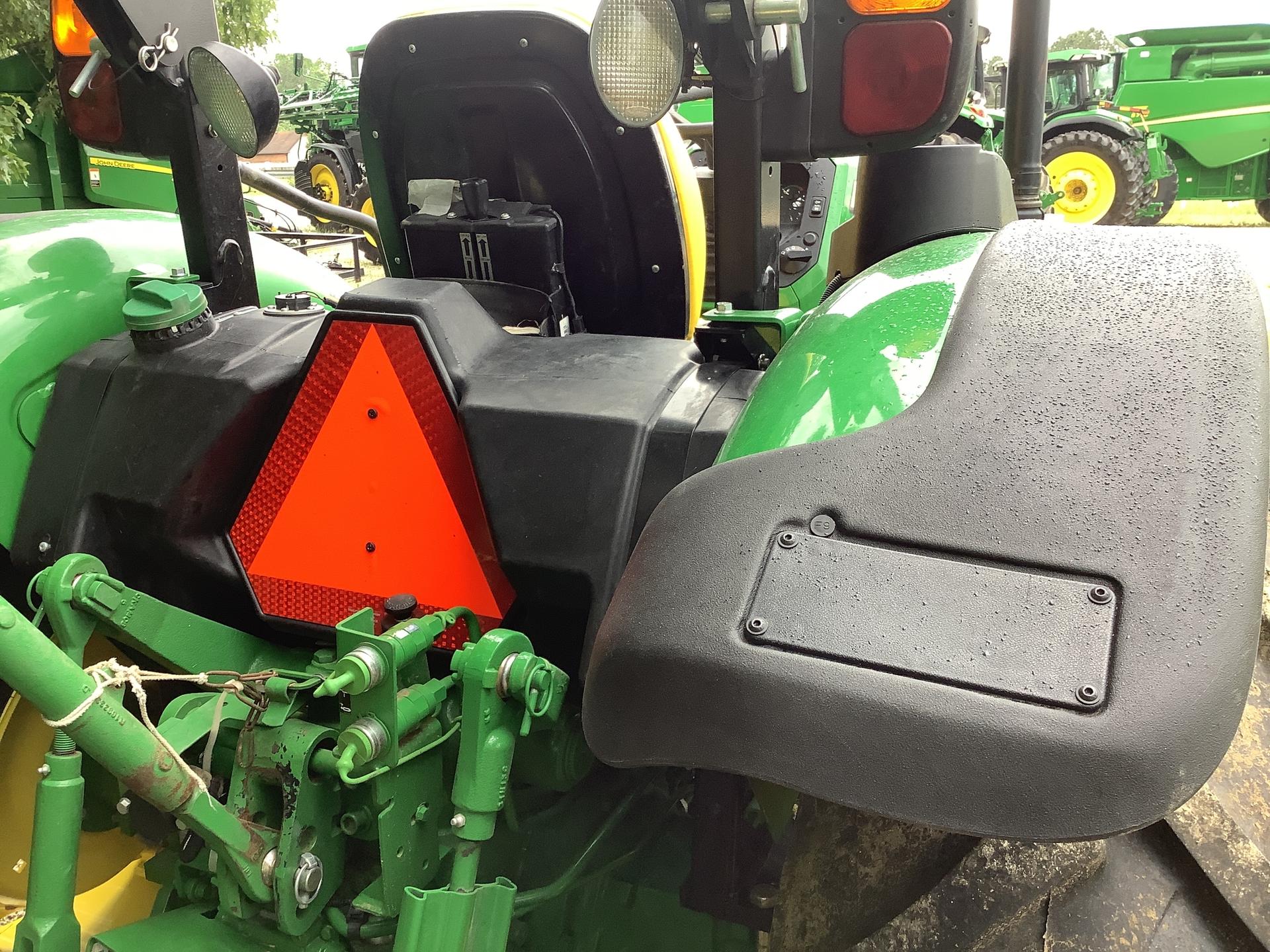 2021 John Deere 5075E Image