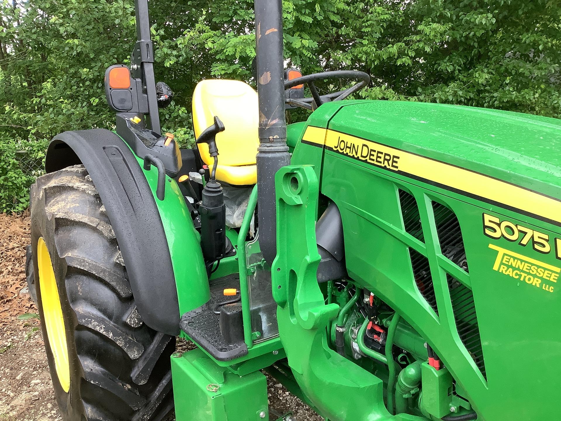 2021 John Deere 5075E Image