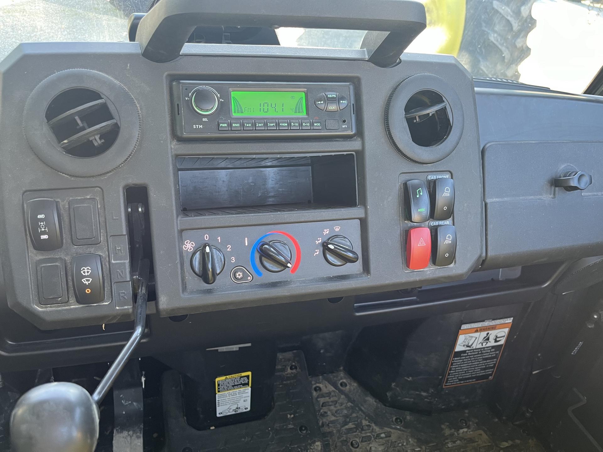 2018 John Deere XUV 835M Image