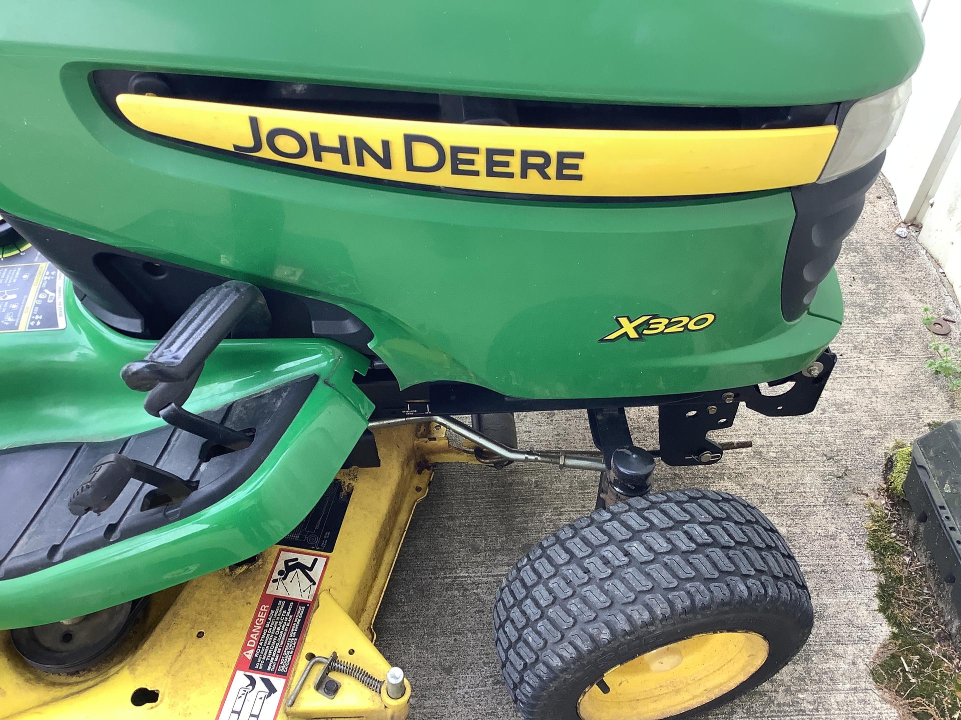 2011 John Deere X320 Image