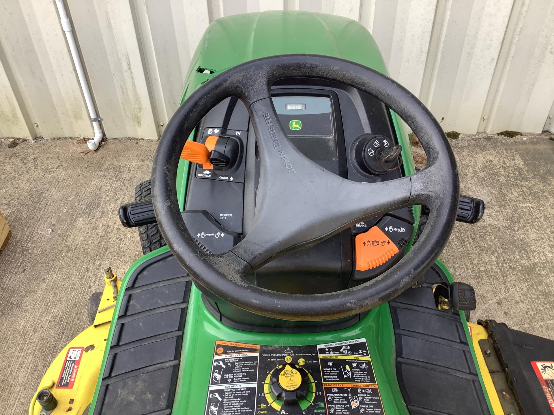 2011 John Deere X320 Image