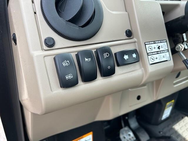 2024 John Deere 835R Image