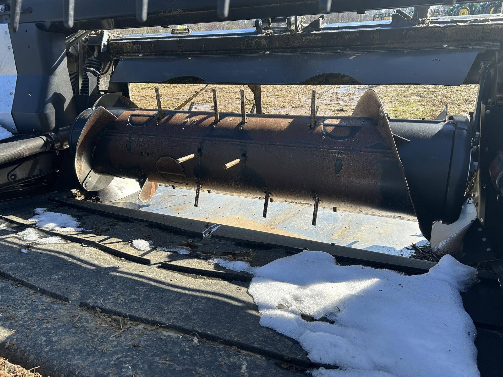 2022 MacDon FD240 Image