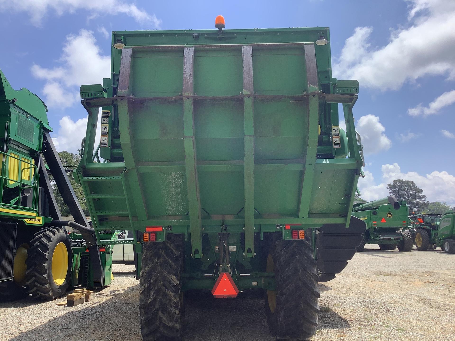 2019 John Deere CP690 Image