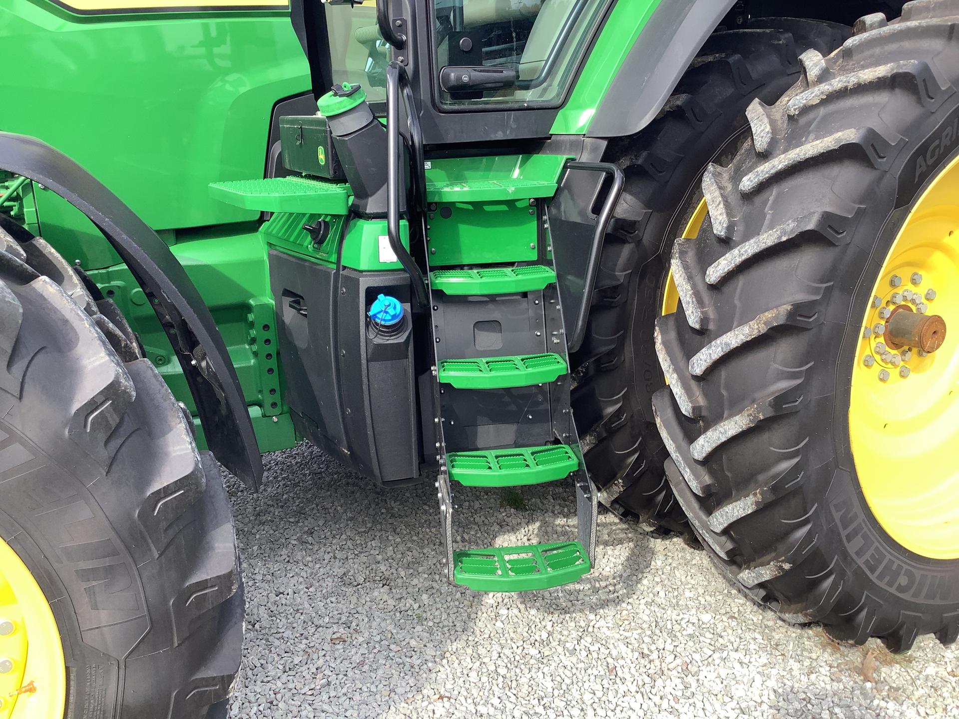 2024 John Deere 8R 310 Image