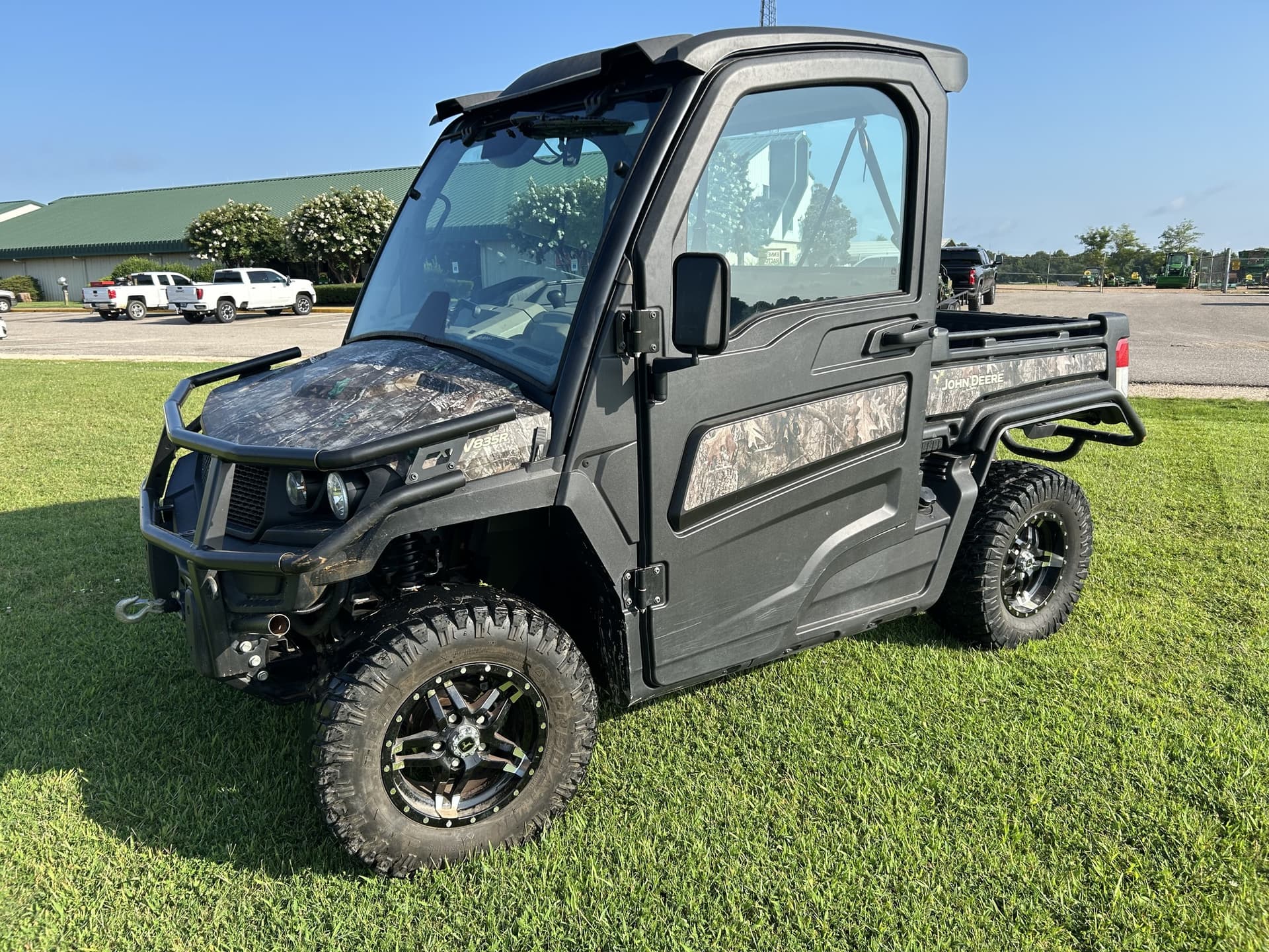 2024 John Deere 835R Image