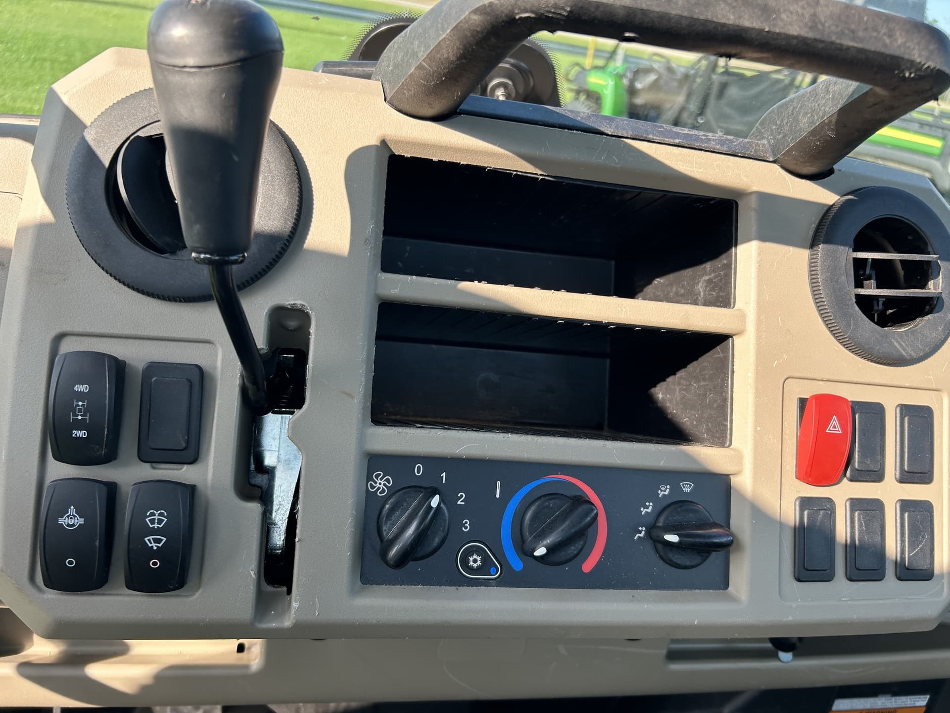 2024 John Deere 835R Image