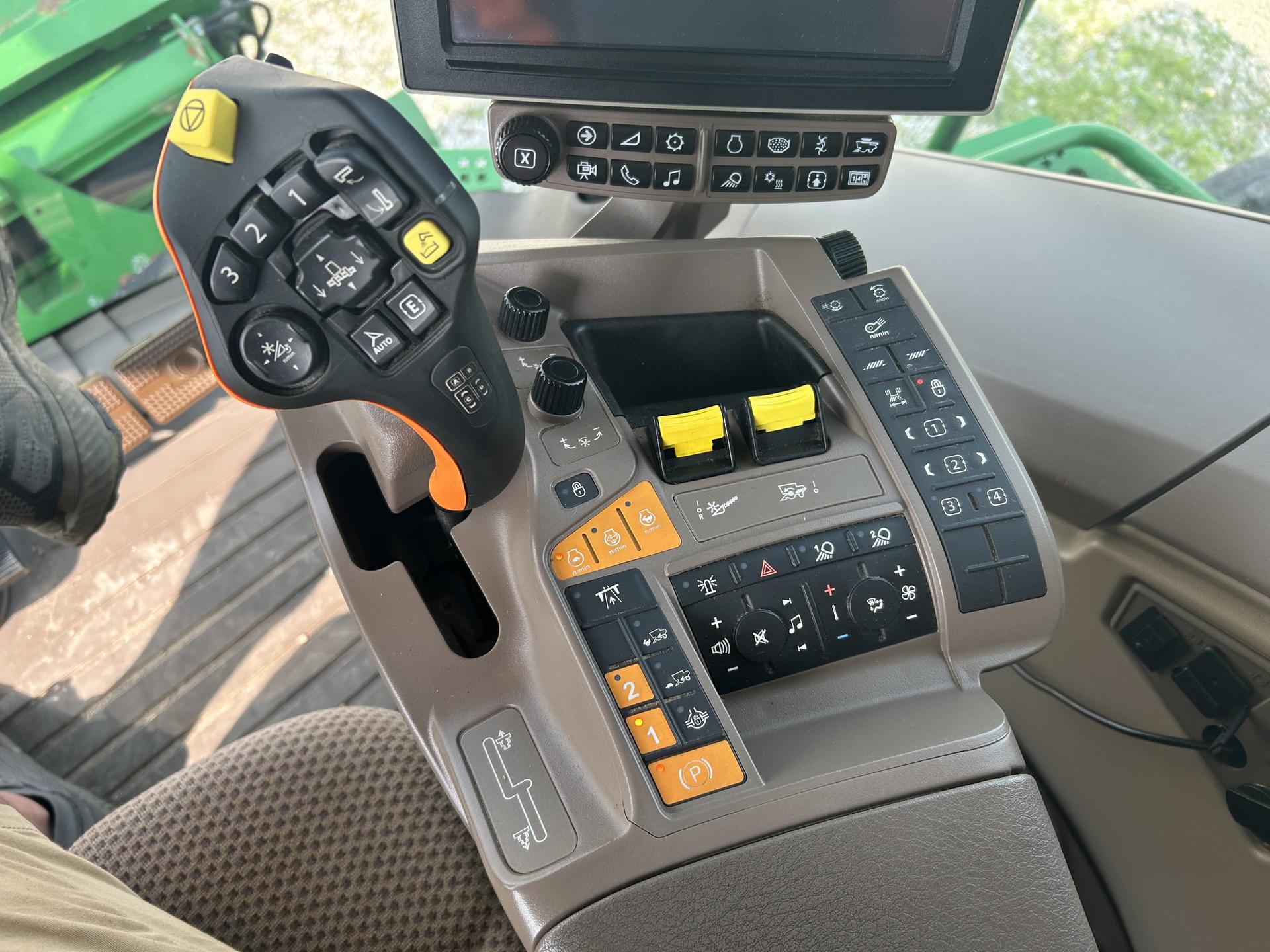2019 John Deere S780 Image