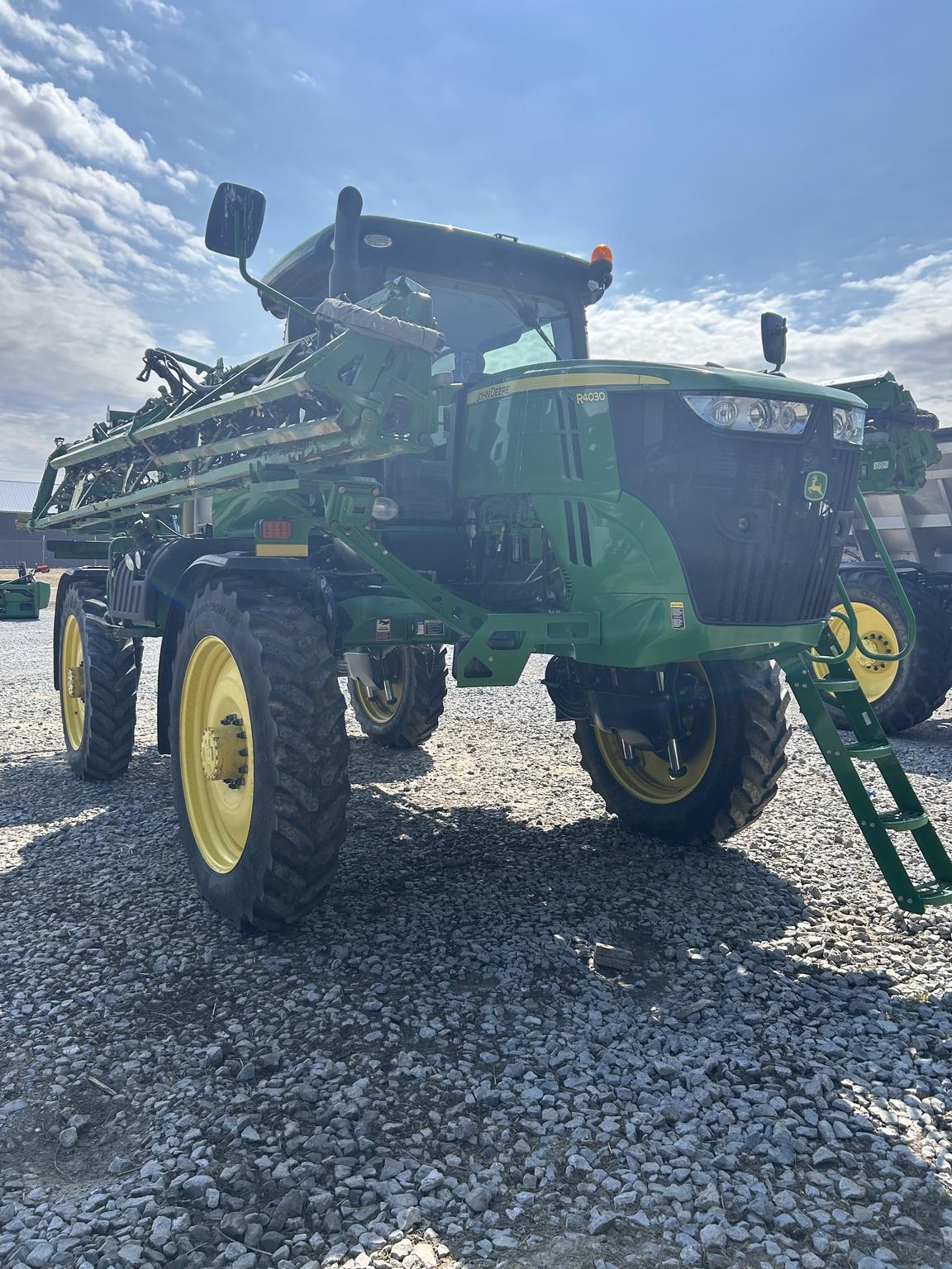 2019 John Deere R4030 Image