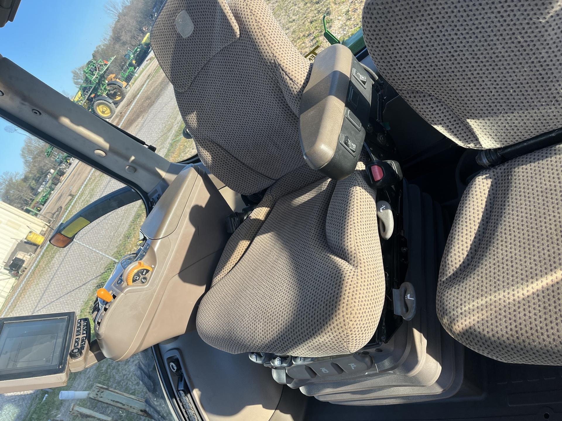 2016 John Deere 8270R Image