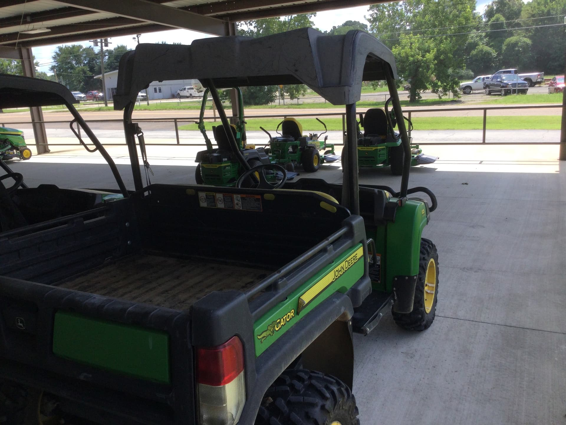2015 John Deere XUV 825i Power Steering Image