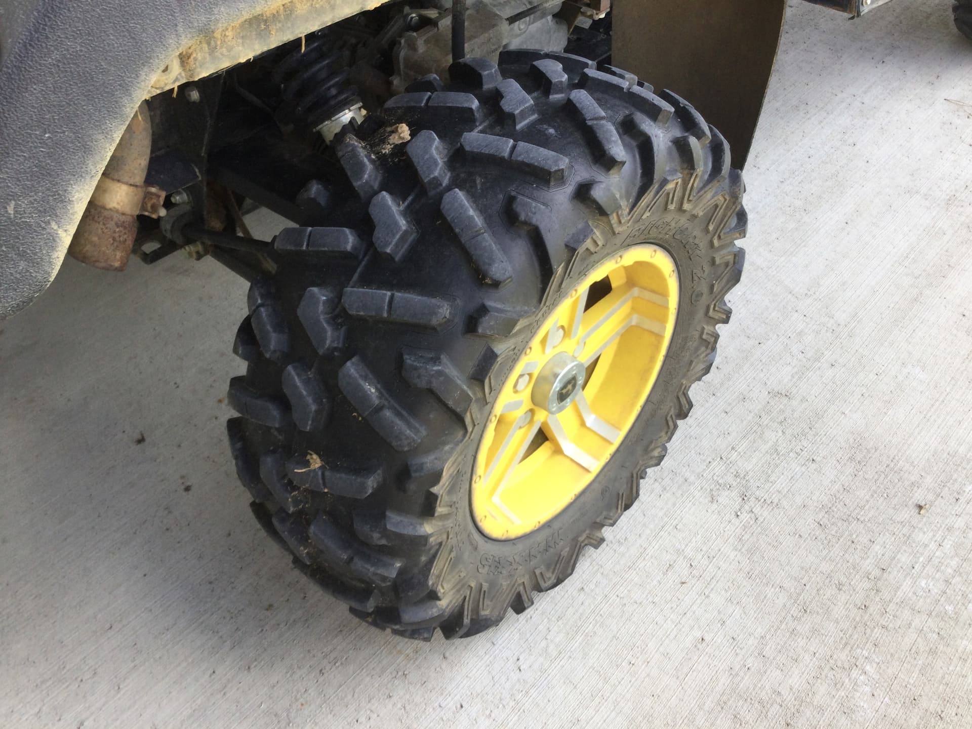 2015 John Deere XUV 825i Power Steering Image