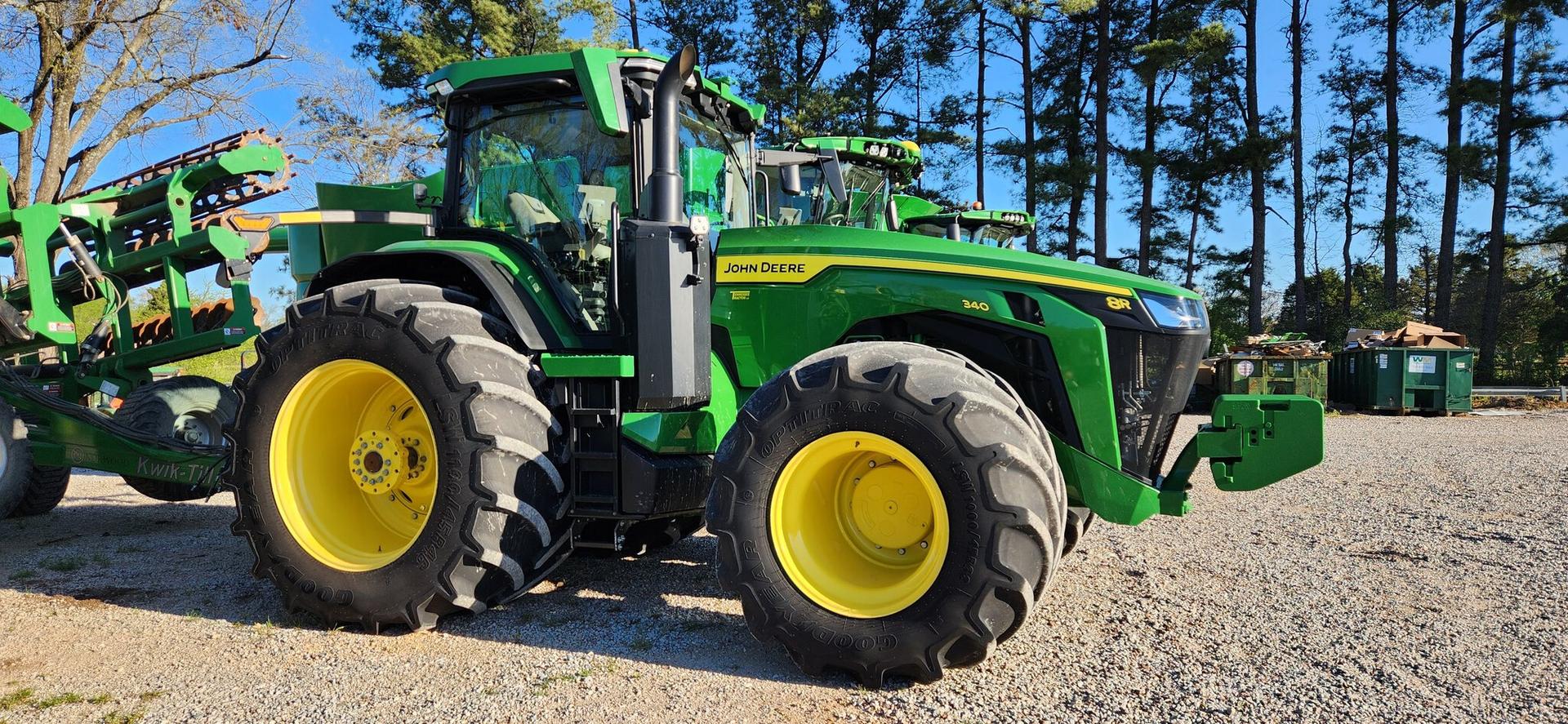 2022 John Deere 8R 340 Image