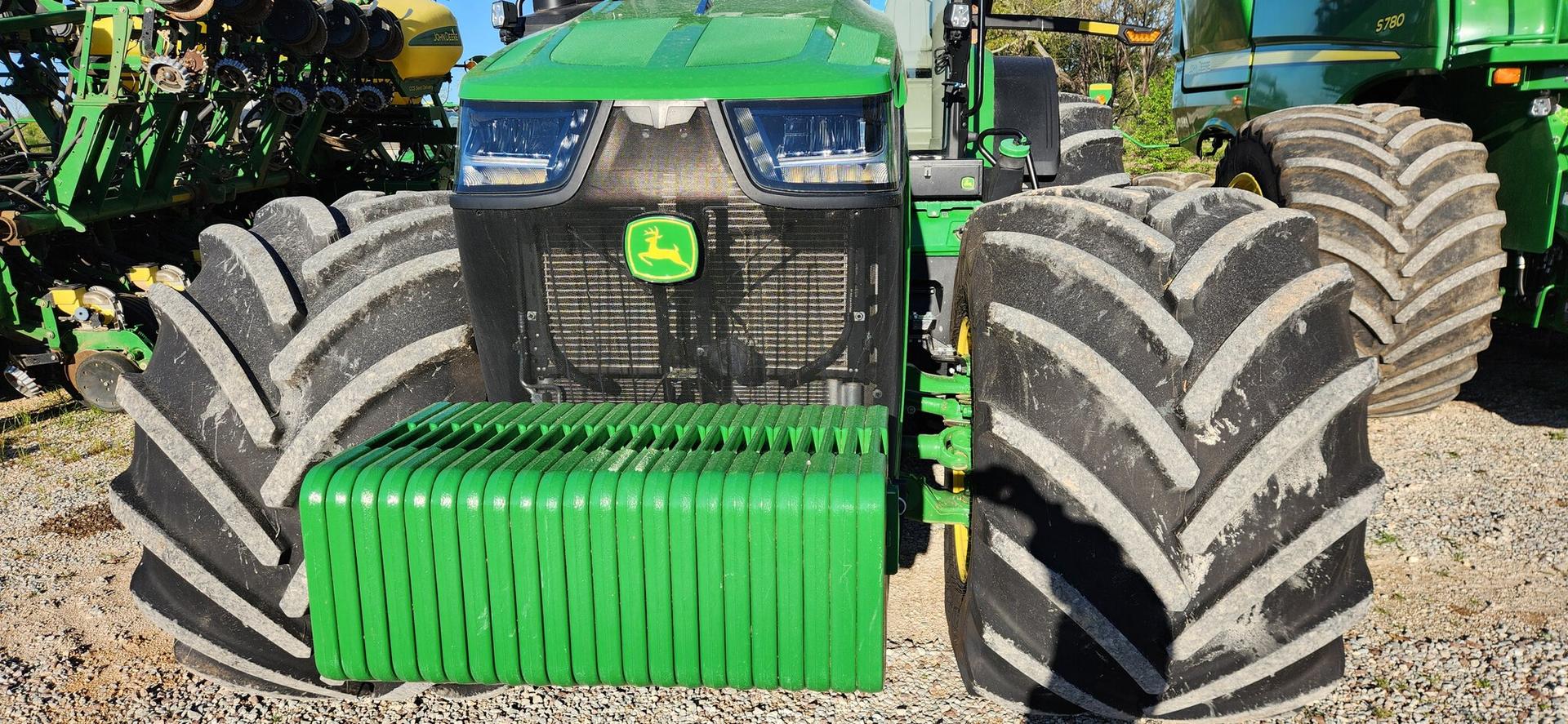 2022 John Deere 8R 340 Image