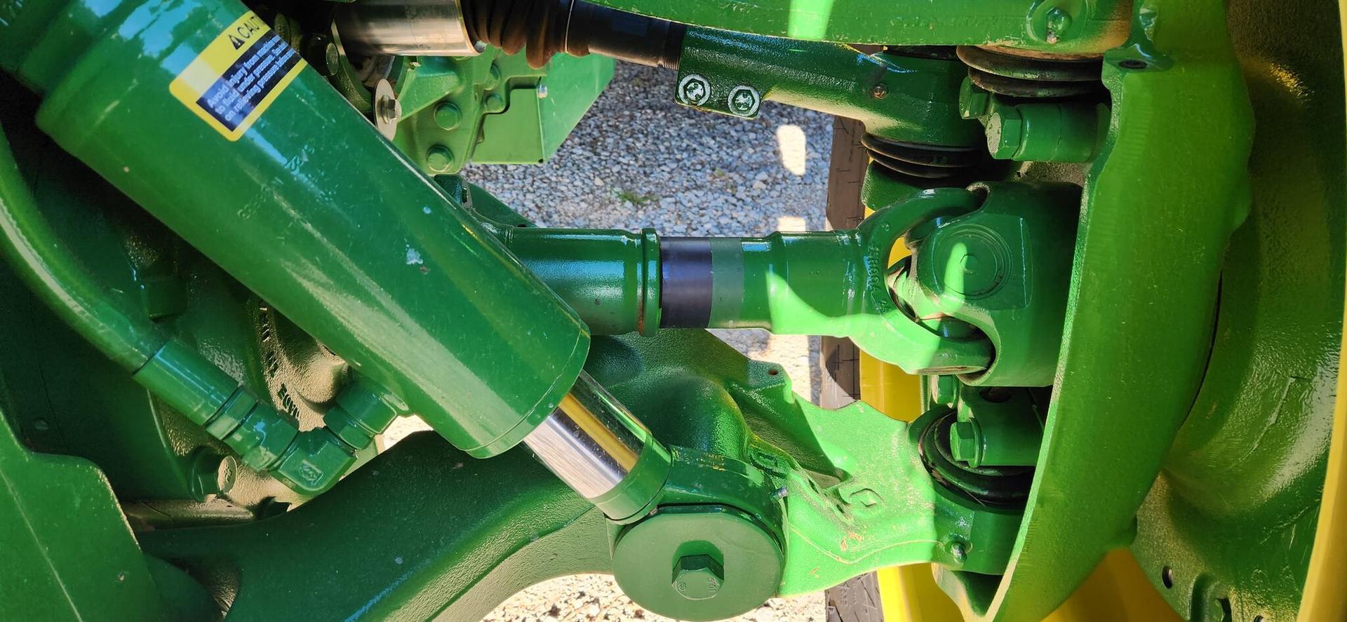 2022 John Deere 8R 340 Image