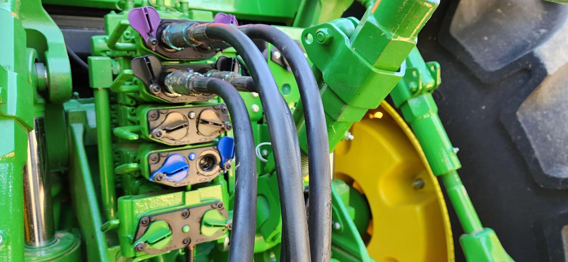 2022 John Deere 8R 340 Image